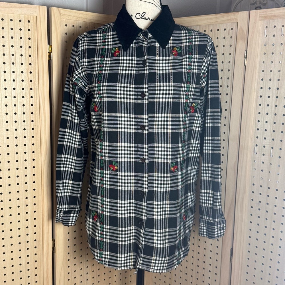 Basic Editions Holiday Plaid Button Down Shirt Em… - image 2